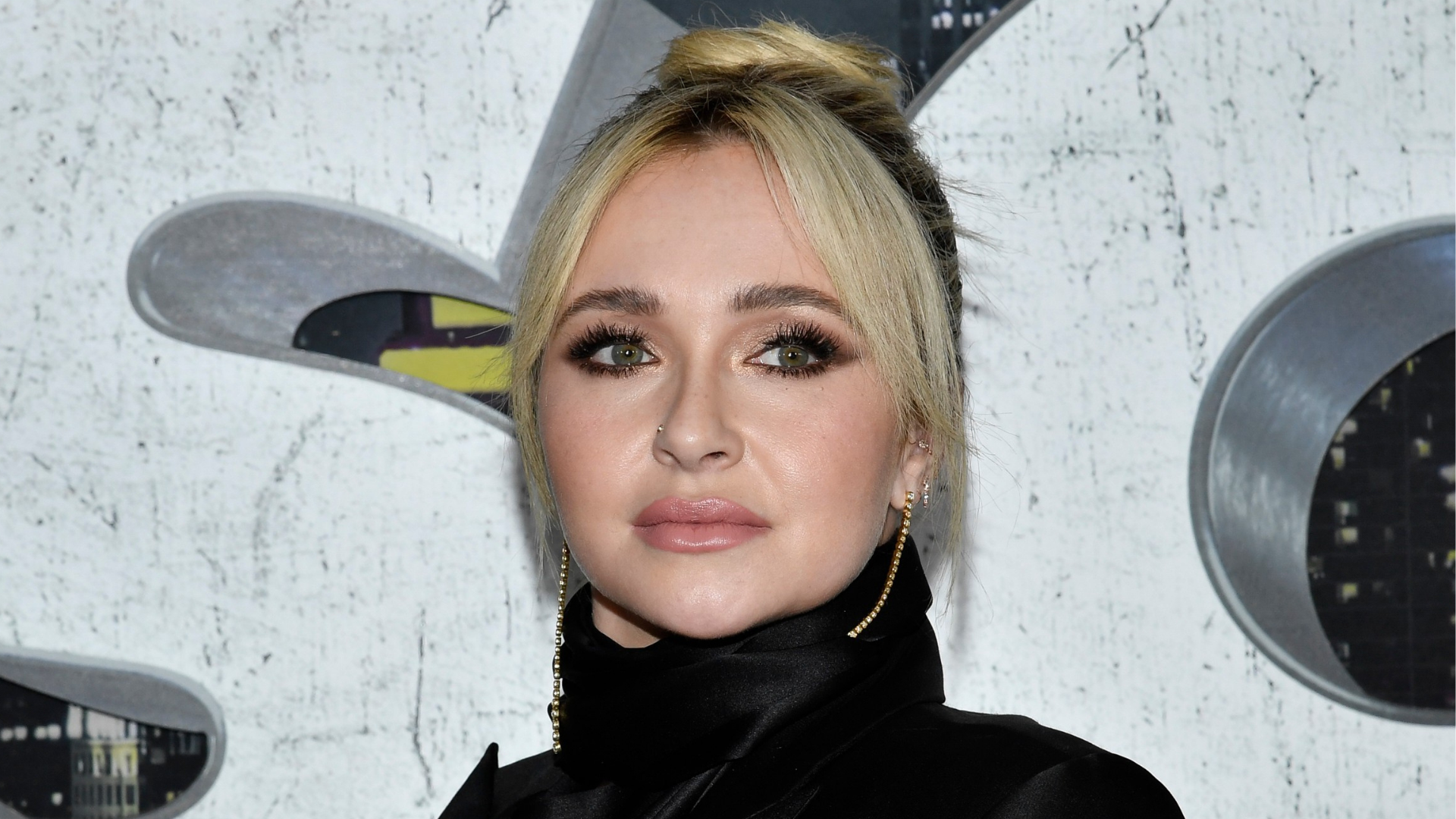 911 call reveals frantic response at address where Hayden Panettiere was found unresponsive
       — ABC 7 Bay Area, Mill Valley Community news