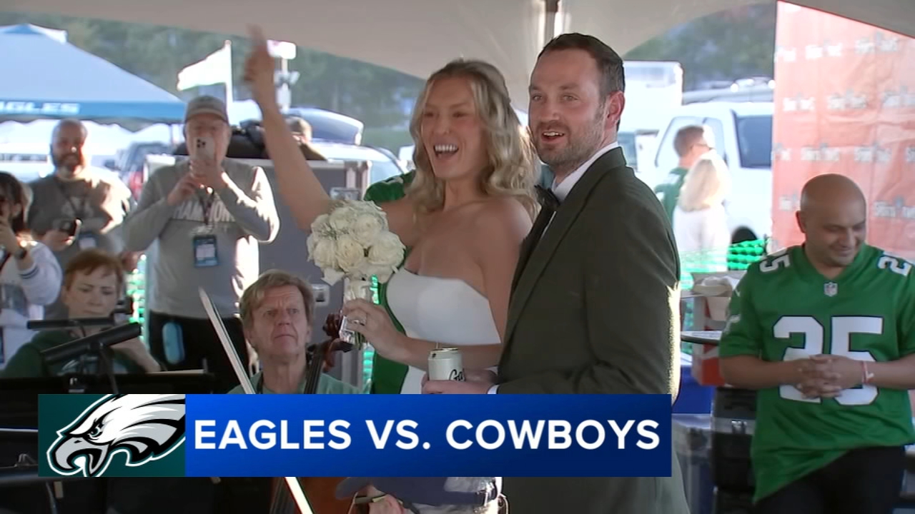 Chicago couple Lindsey Carl, Brandon Byrd get married at Philadelphia Eagles tailgate before MNF
       — Mill Valley Community news