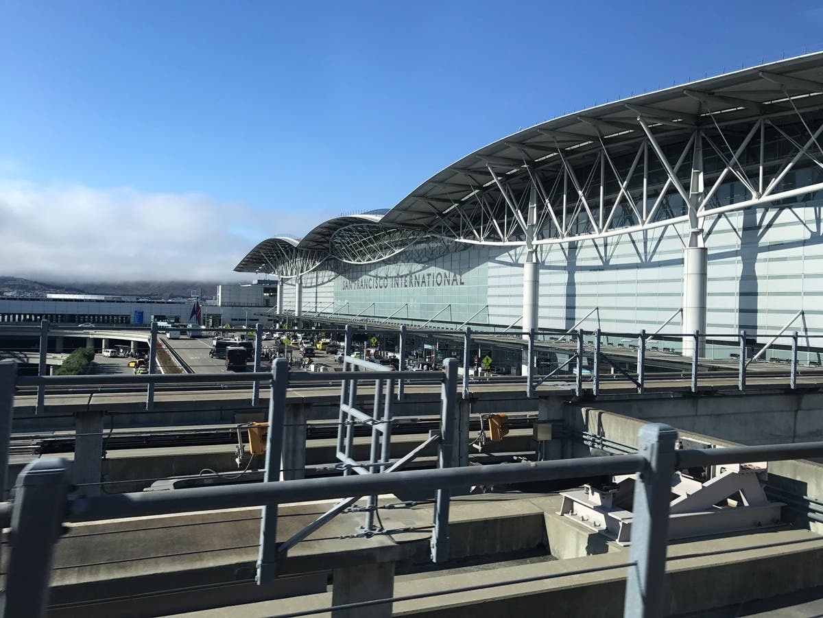 SFO-Bound Flight Makes Emergency Landing Over Odor: Report — Mill Valley Community news