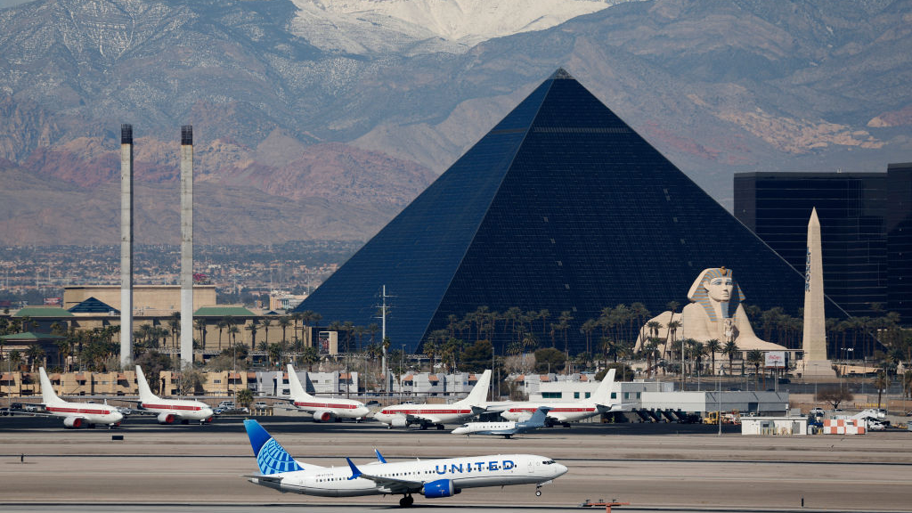 Flight rerouted after passenger threatened to hijack plane — Mill Valley Community news